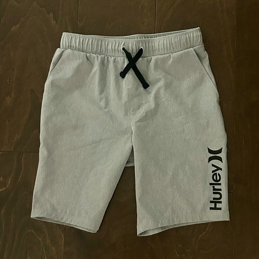 Hurley Light Gray Athletic/Hybrid Shorts, Boys 7/8